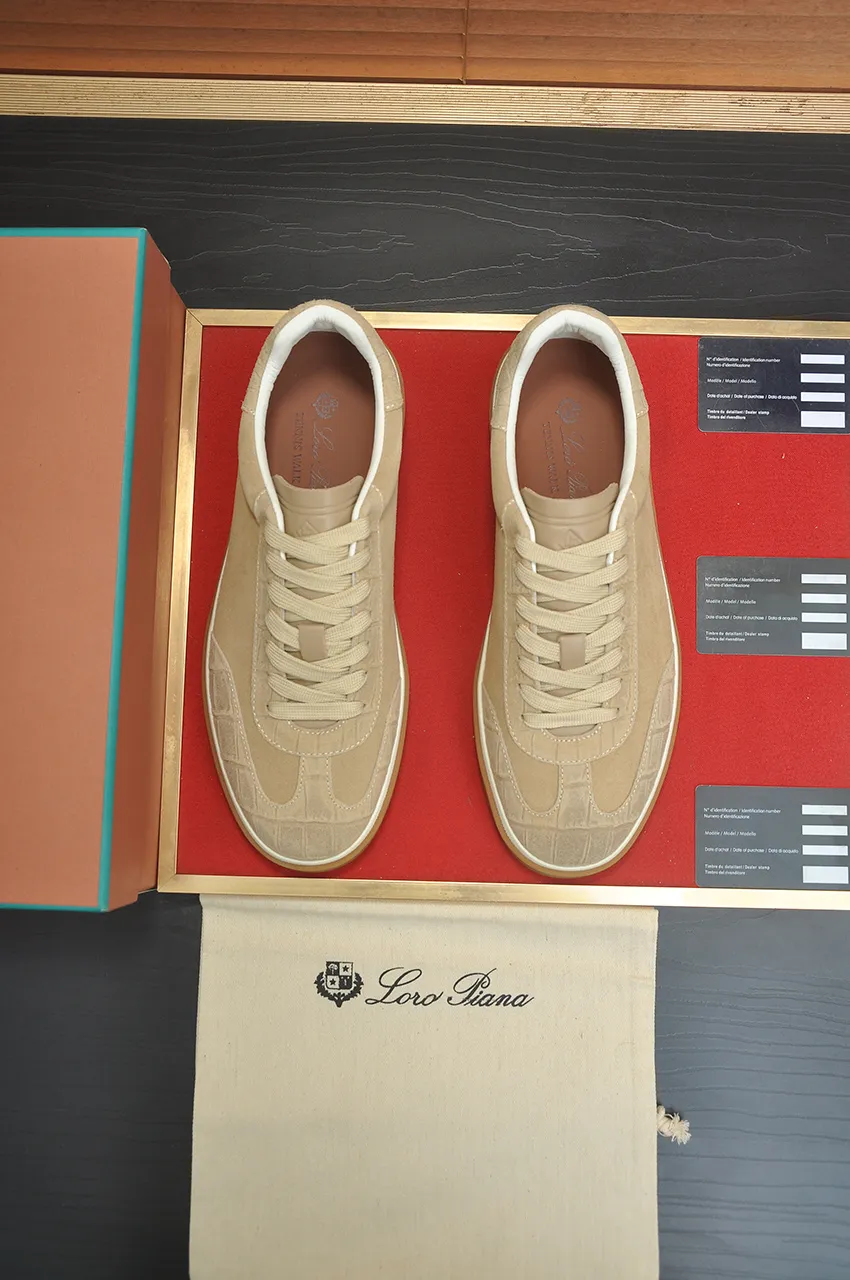 Men's men's shoes 💰580💶[𝐥𝐨𝐫𝐨 𝐏𝐢𝐚𝐧𝐚] lp classic loafers, an Italian treasure brand, the only brand that can match Hermès! Only after wearing it do we realize that we cannot let down our feet. The upper is imported cashmere, the lining of water-dyed cowhide ➕ the cowhide feet, the official original glass rubber outsole, and the pendant. Exclusive original packaging (tag ➕ brand paper ➕ outer box ➕ hand bag) code number: 38-46 (45 46 customized)